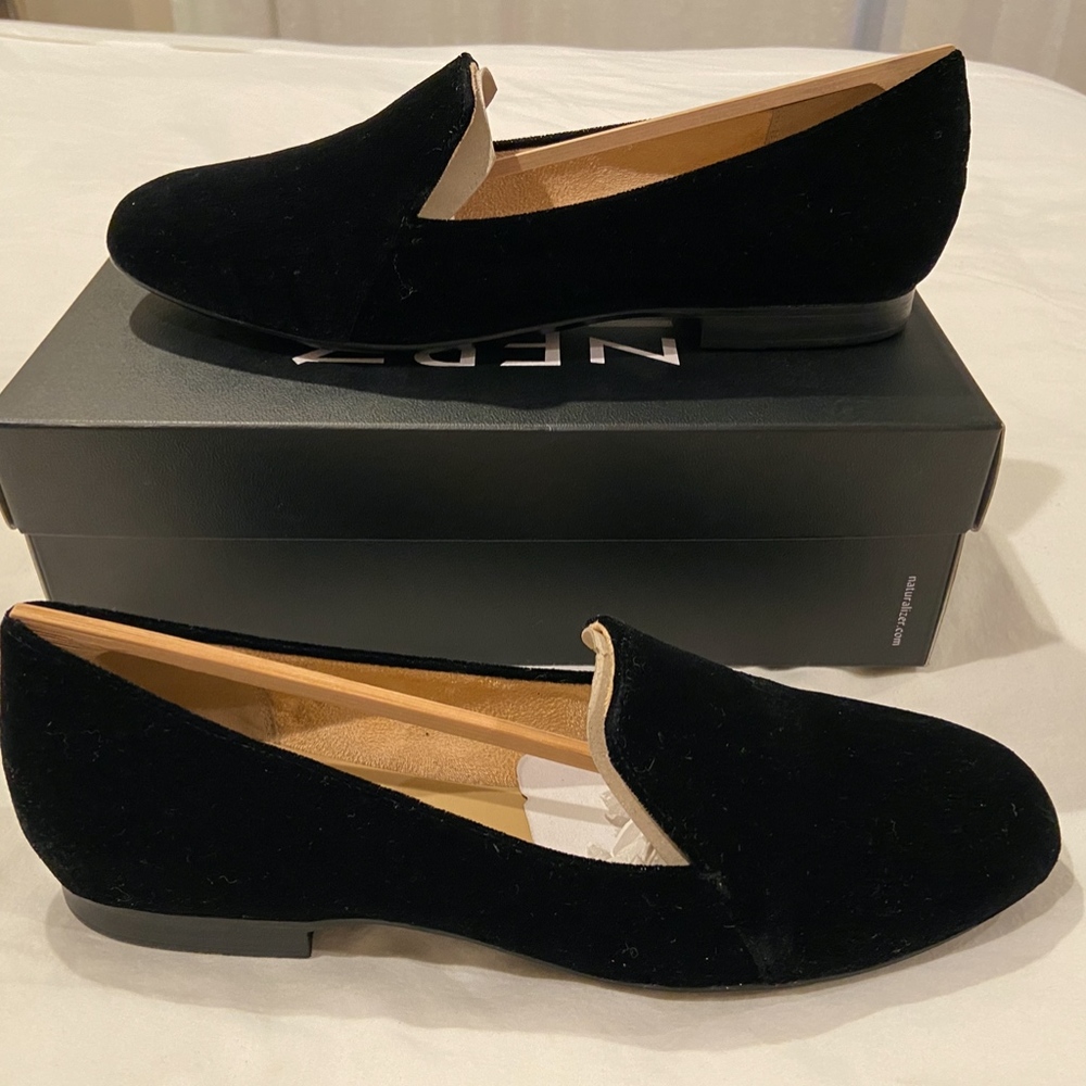 Naturalizer Emiline Flats / 10M / Black Velvet